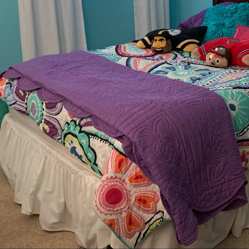 Purple blanket with shams